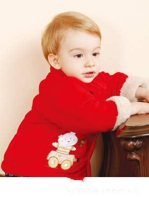 諾比帶點(diǎn)爬爬衣