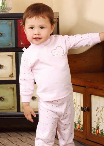 諾比帶點(diǎn)爬爬衣