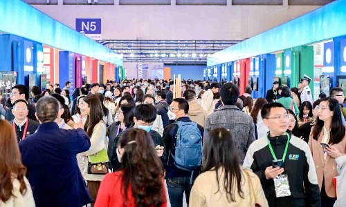 2023�Ї������գ�У��.�@��չ�[��