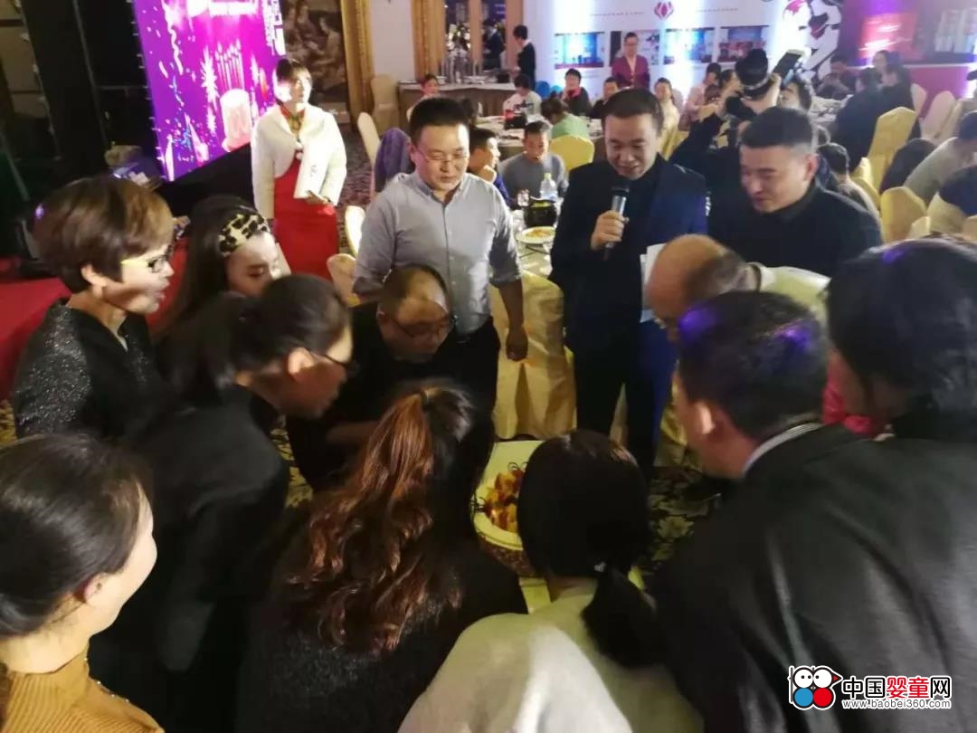 ��ؐ��2018���ܰ��ϰ壡ĸ��99���潡���Ї�(gu��)�І���(d��ng)��(hu��)��ɽ�|վ�A�M��