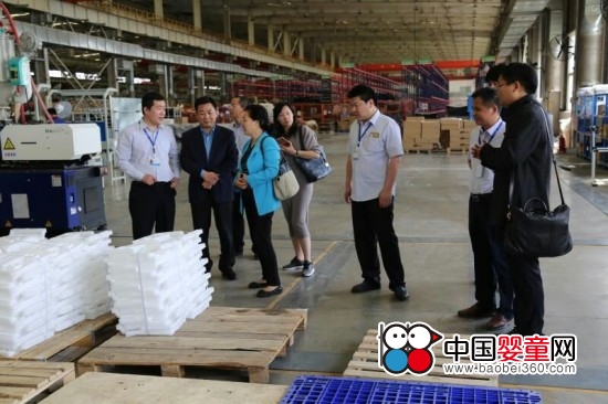 �Ї���ߺ͋�ͯ��Ʒ�f(xi��)��(hu��)��(hu��)�L��÷����ͯ��ȫ���ε����󌢳ʬF(xi��n)����ʽ�ı��l(f��)